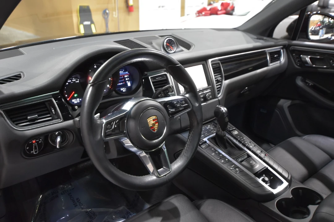 2015 Porsche Macan S - Image 16 of 21