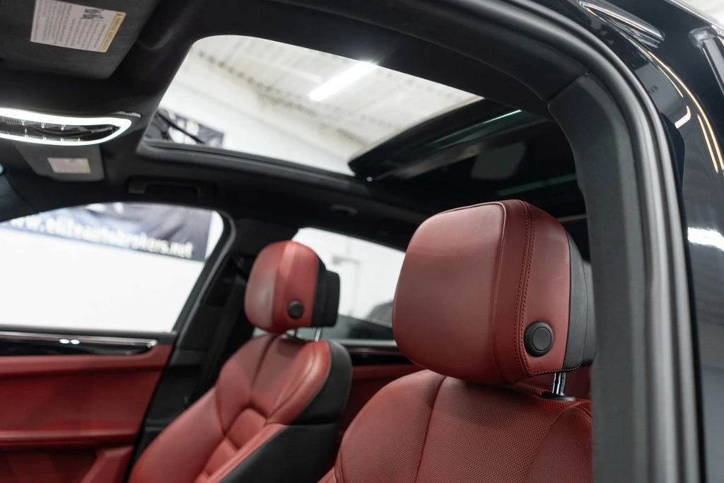 2015 Porsche Macan S - Image 8 of 12