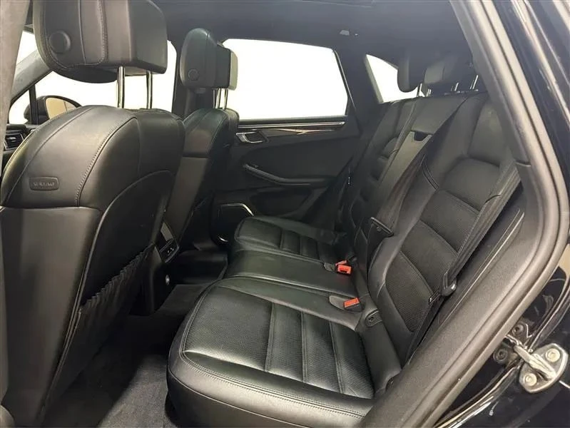 2015 Porsche Macan Turbo - Image 10 of 12