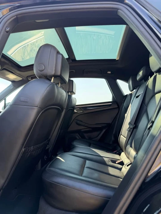 2015 Porsche Macan - Image 6 of 8