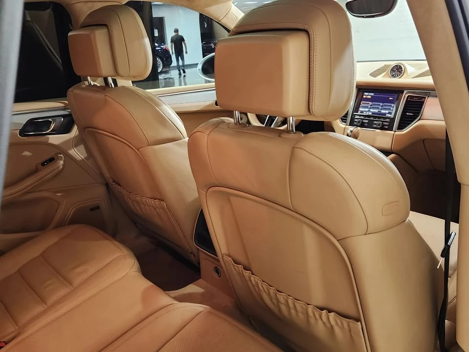 2015 Porsche Macan - Image 14 of 20