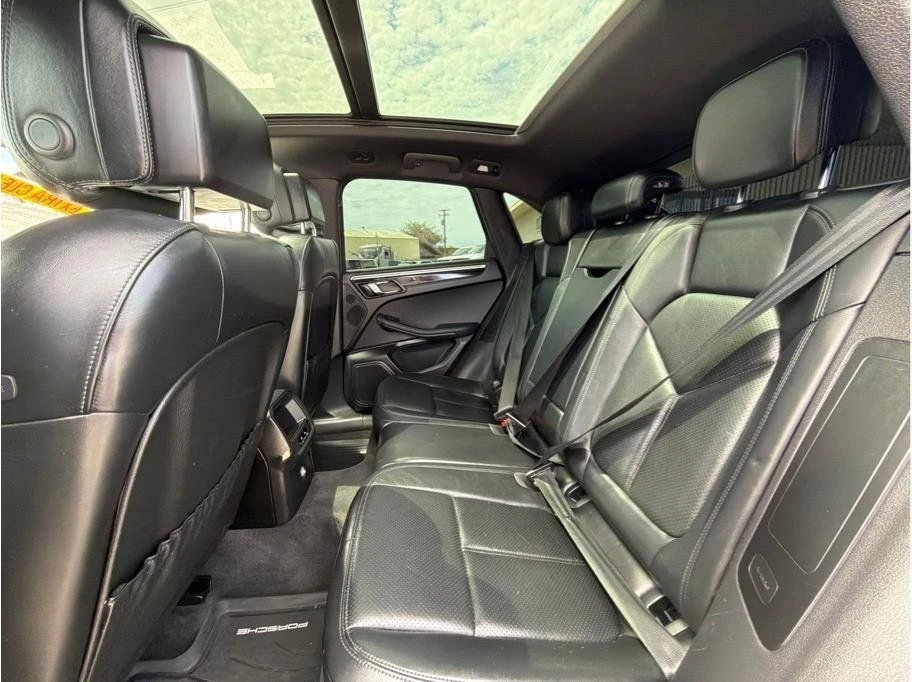 2015 Porsche Macan - Image 9 of 19