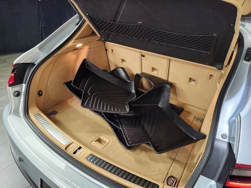 2015 Porsche Macan - Image 19 of 20