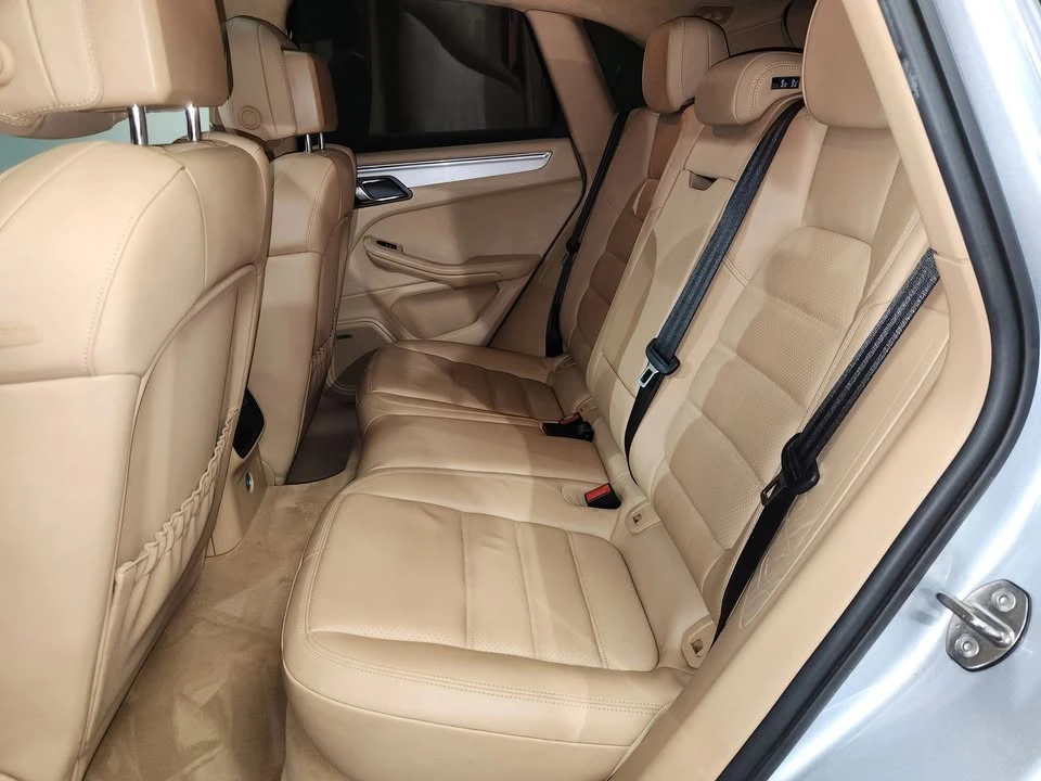 2015 Porsche Macan - Image 16 of 20