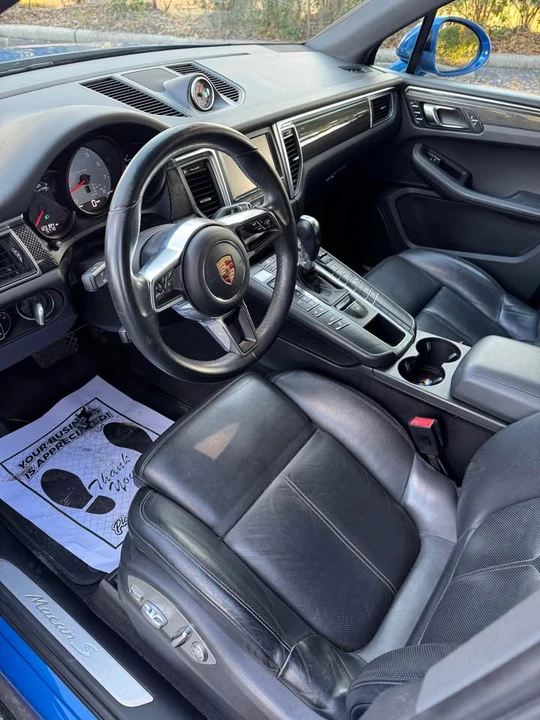2015 Porsche Macan - Image 11 of 13