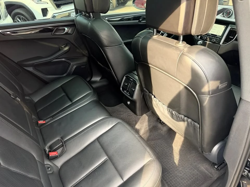2015 Porsche Macan - Image 19 of 20