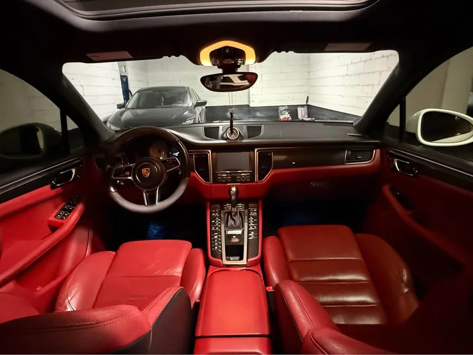 2015 Porsche Macan - Image 4 of 5