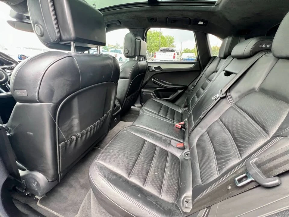 2015 Porsche Macan - Image 12 of 15