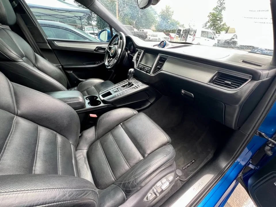 2015 Porsche Macan - Image 13 of 15