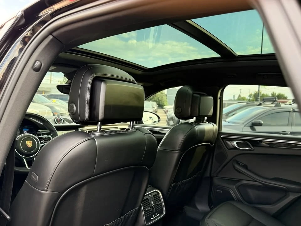 2015 Porsche Macan - Image 17 of 20