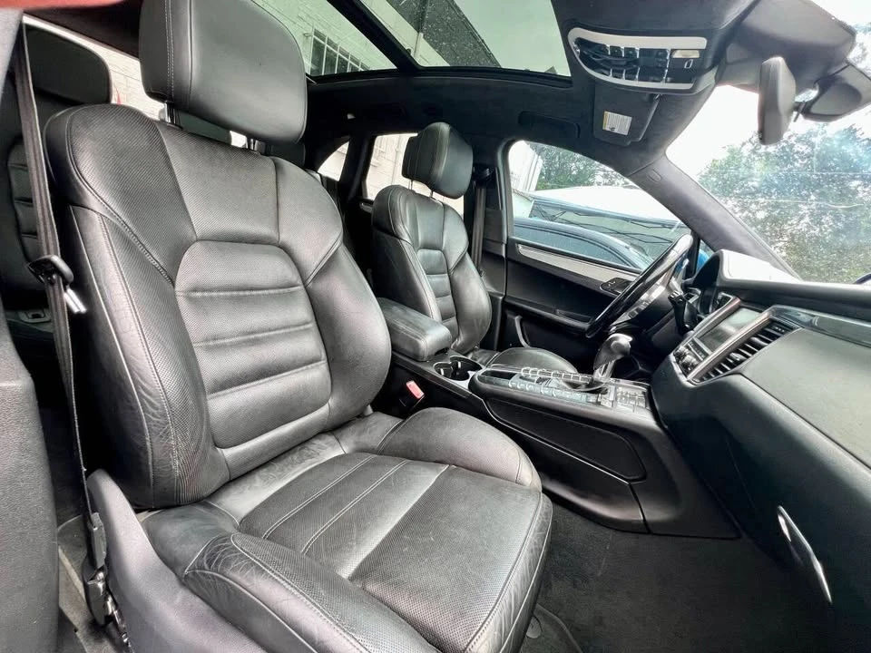 2015 Porsche Macan - Image 14 of 15