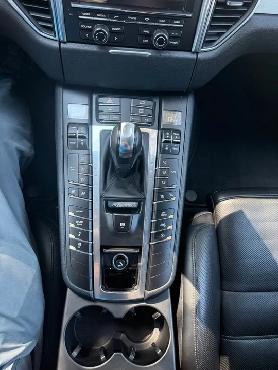 2015 Porsche Macan - Image 10 of 10