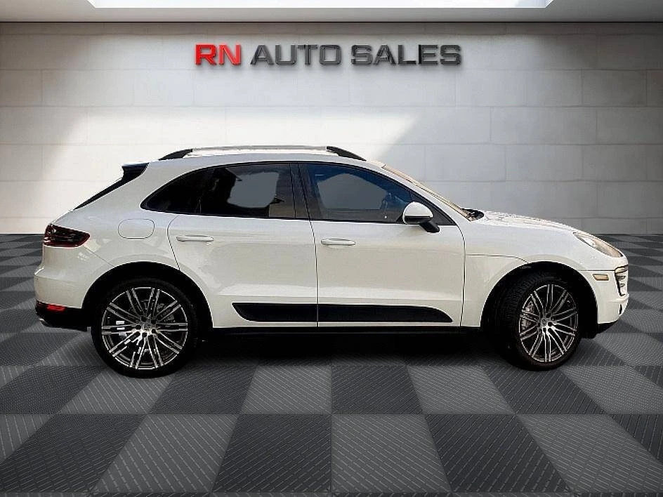 2015 Porsche Macan - Image 8 of 20