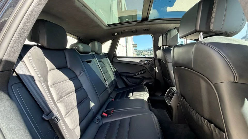 2015 Porsche Macan - Image 19 of 20