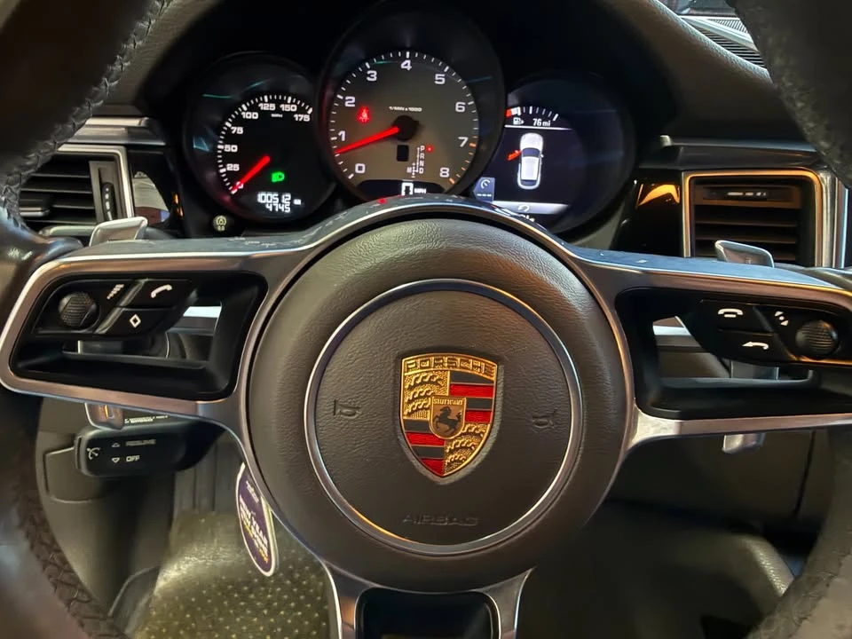 2015 Porsche Macan - Image 19 of 20