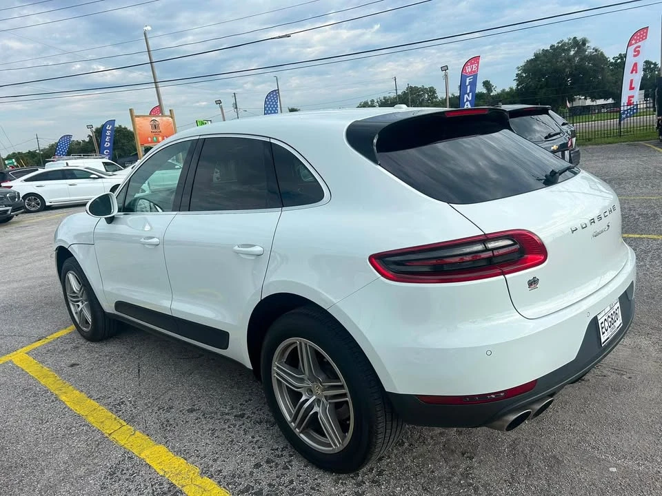 2015 Porsche Macan - Image 2 of 13