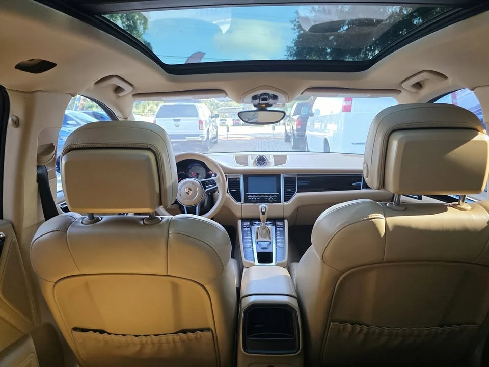 2015 Porsche Macan - Image 14 of 18