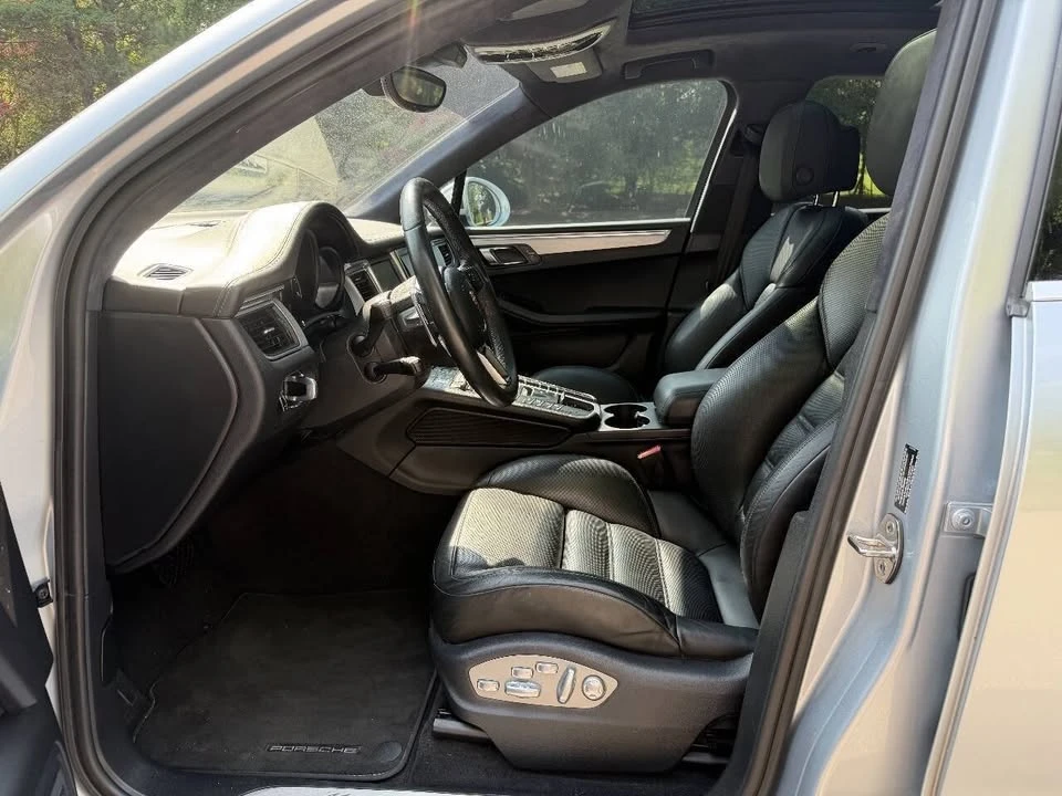 2015 Porsche Macan - Image 12 of 20