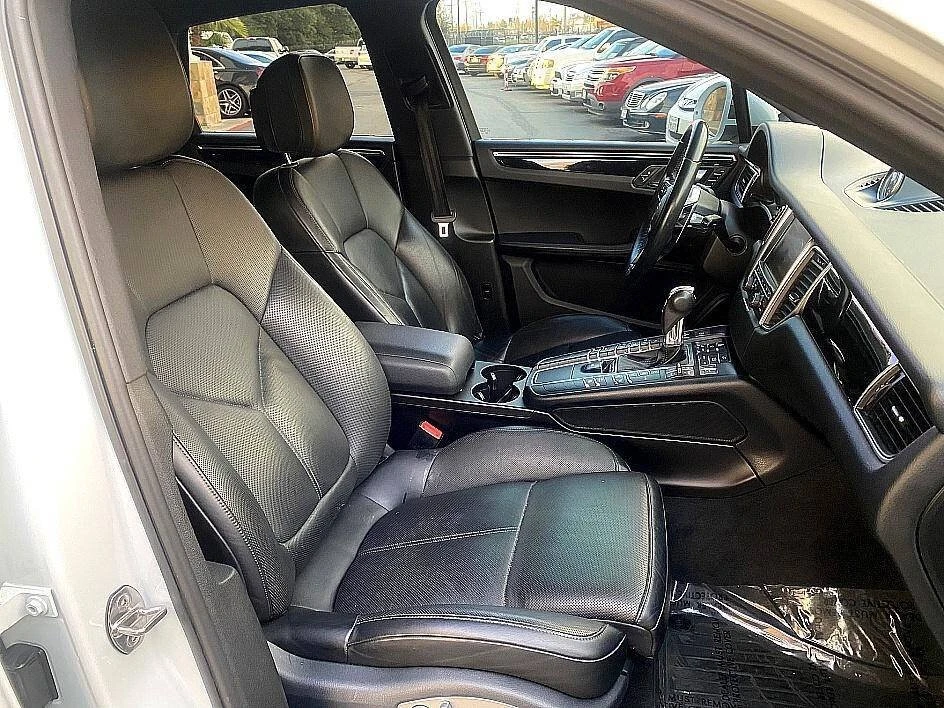 2015 Porsche Macan - Image 11 of 20