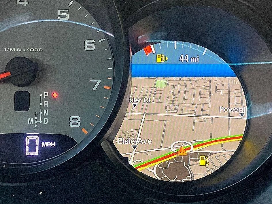 2015 Porsche Macan - Image 17 of 20