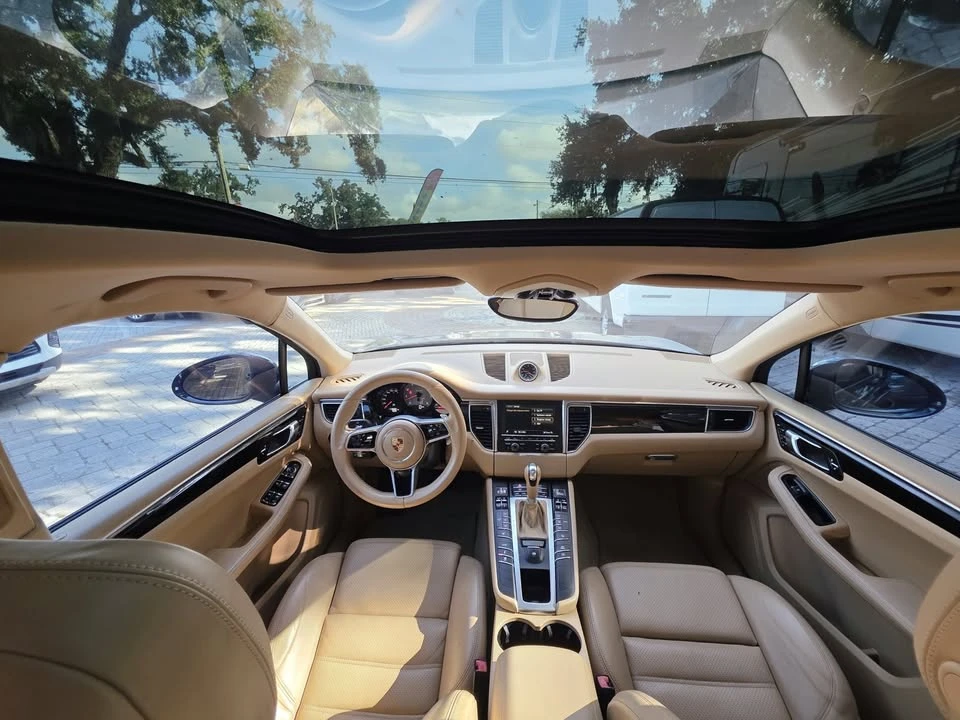 2015 Porsche Macan - Image 15 of 18