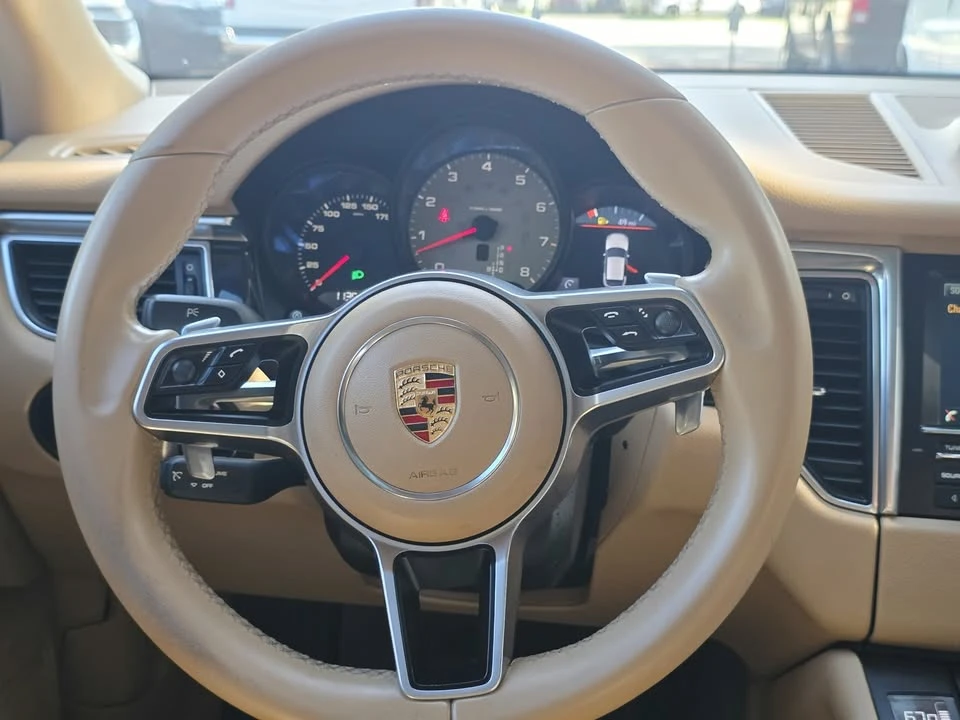 2015 Porsche Macan - Image 18 of 18