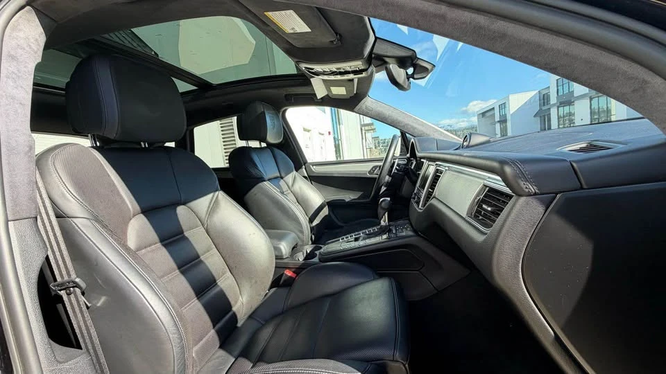 2015 Porsche Macan - Image 15 of 20