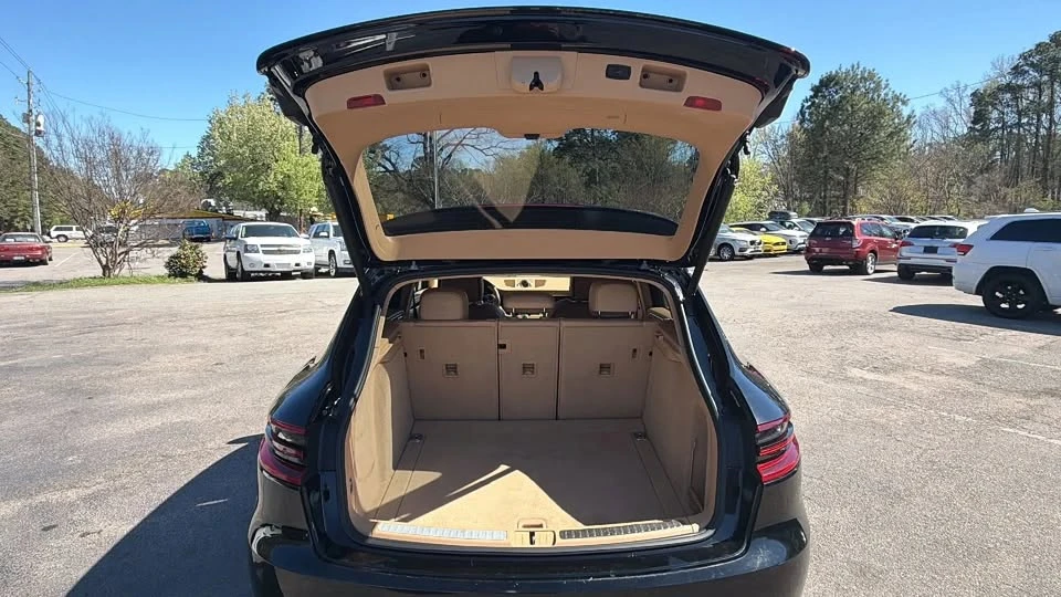 2015 Porsche Macan - Image 18 of 20