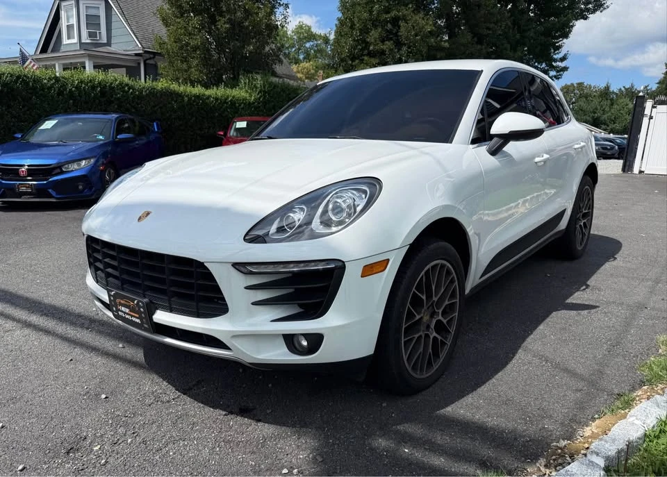 2015 Porsche Macan - Image 2 of 17