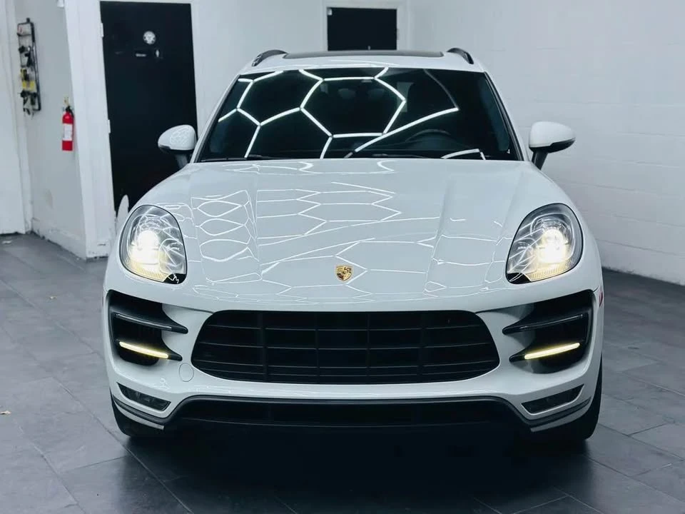 2015 Porsche Macan - Image 3 of 4