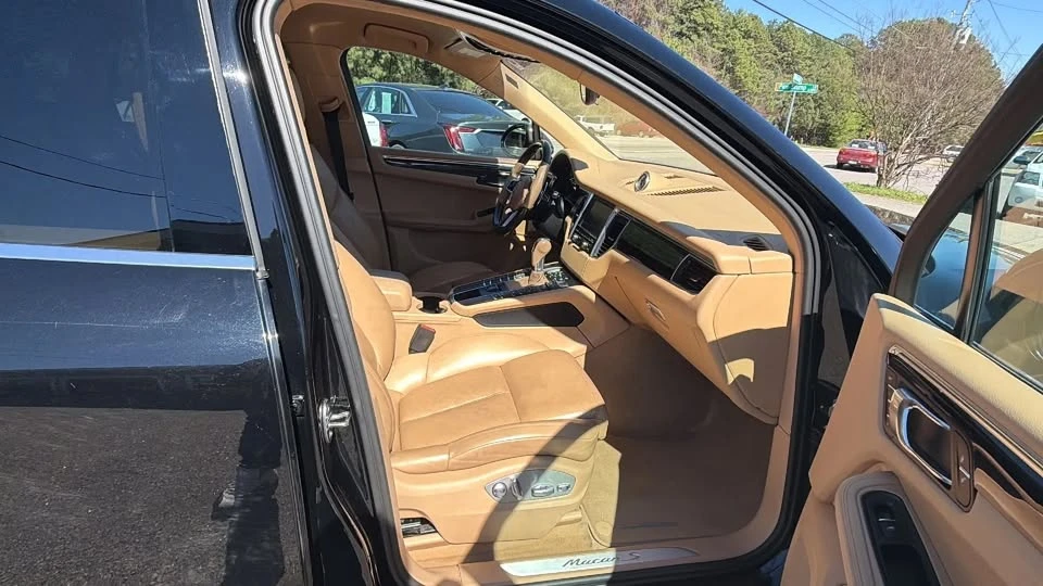 2015 Porsche Macan - Image 13 of 20
