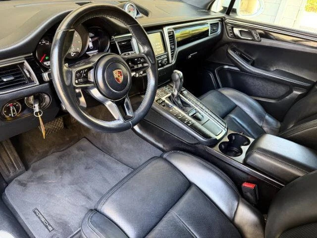 2015 Porsche Macan - Image 11 of 20