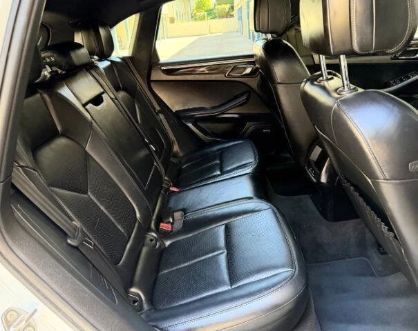 2015 Porsche Macan - Image 15 of 20