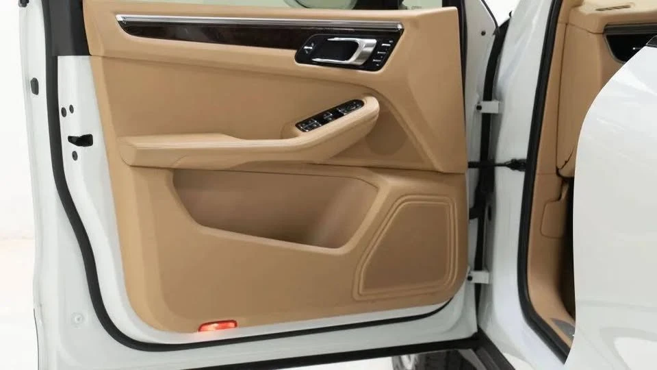 2015 Porsche Macan - Image 19 of 20