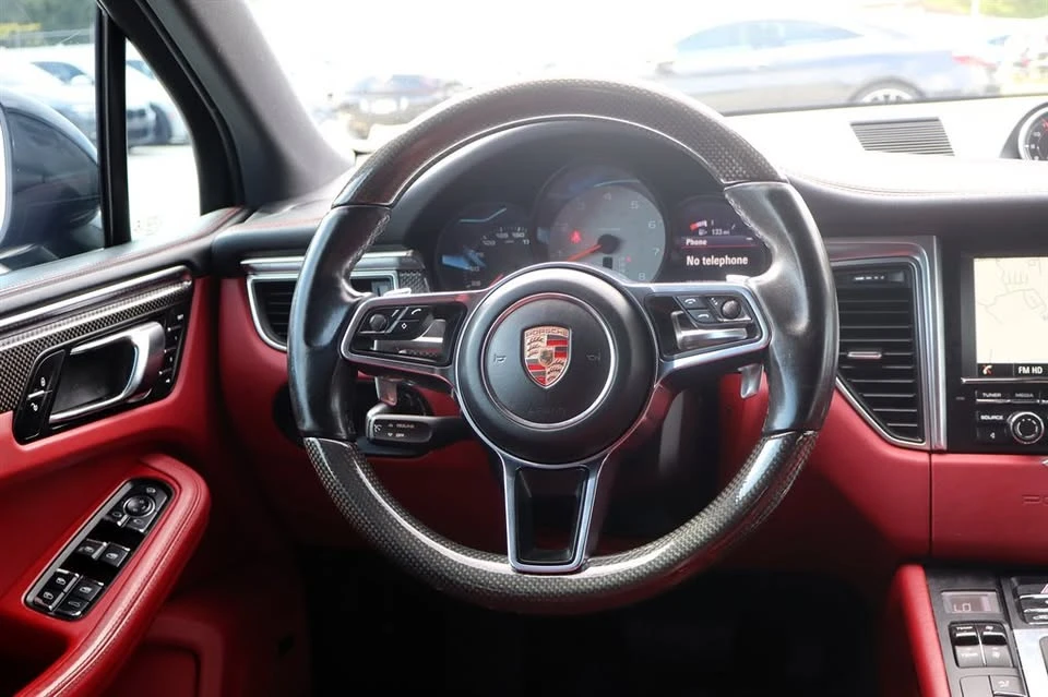2015 Porsche Macan - Image 17 of 20