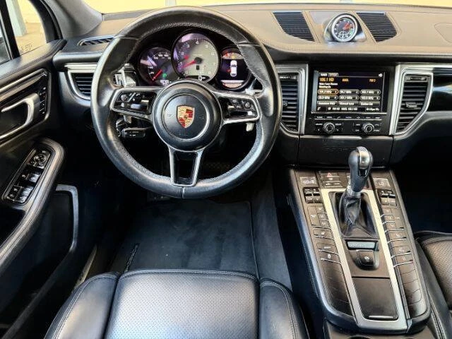 2015 Porsche Macan - Image 12 of 20