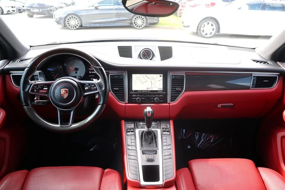 2015 Porsche Macan - Image 15 of 20