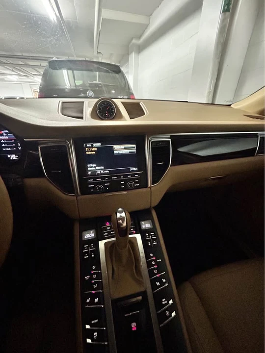 2015 Porsche Macan - Image 17 of 17