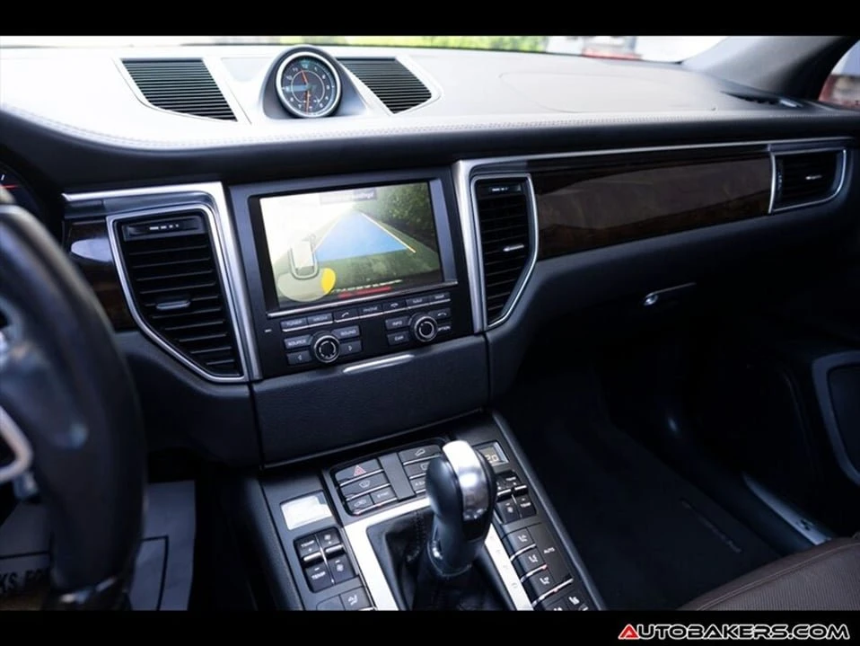2015 Porsche Macan - Image 19 of 20