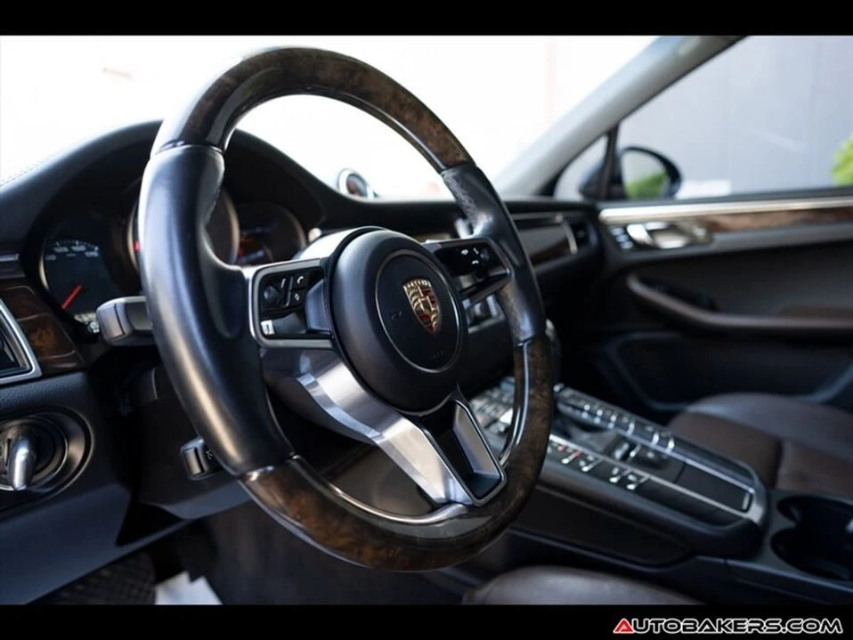2015 Porsche Macan - Image 13 of 20