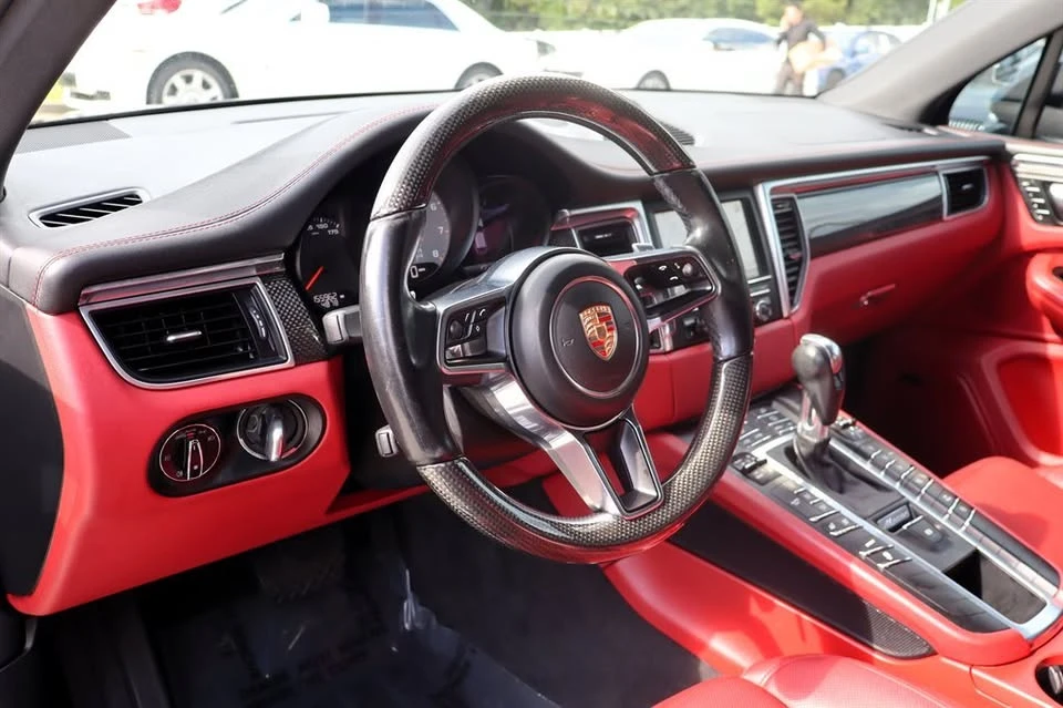 2015 Porsche Macan - Image 19 of 20