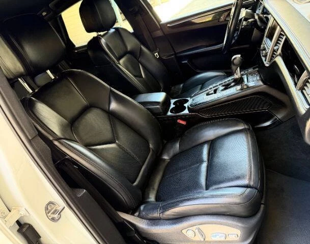 2015 Porsche Macan - Image 16 of 20