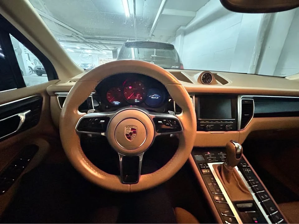 2015 Porsche Macan - Image 14 of 17