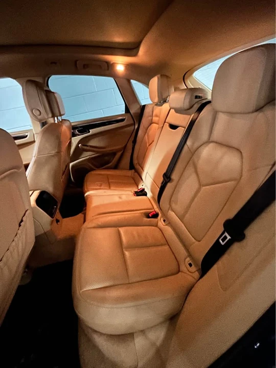2015 Porsche Macan - Image 9 of 17
