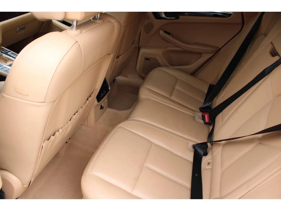 2015 Porsche Macan - Image 15 of 20