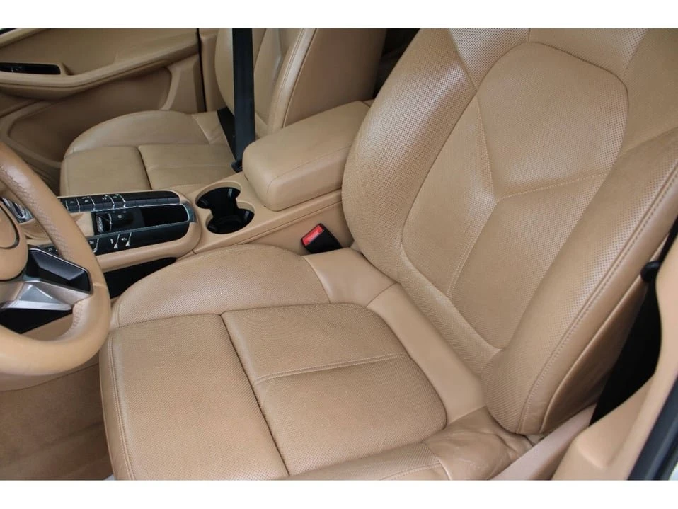2015 Porsche Macan - Image 13 of 20