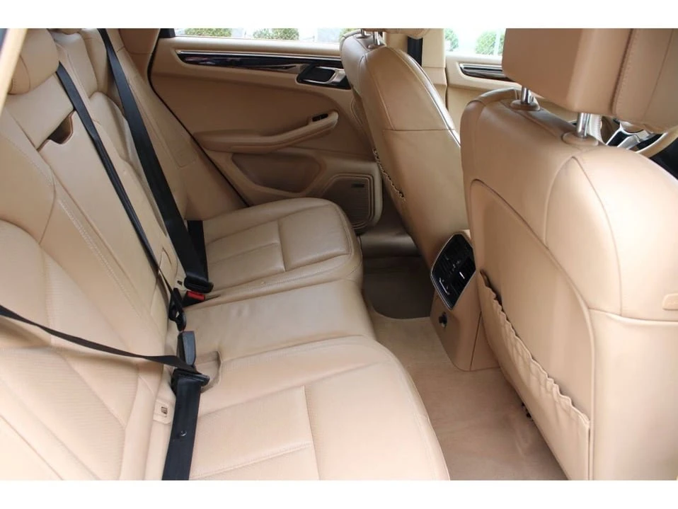 2015 Porsche Macan - Image 19 of 20