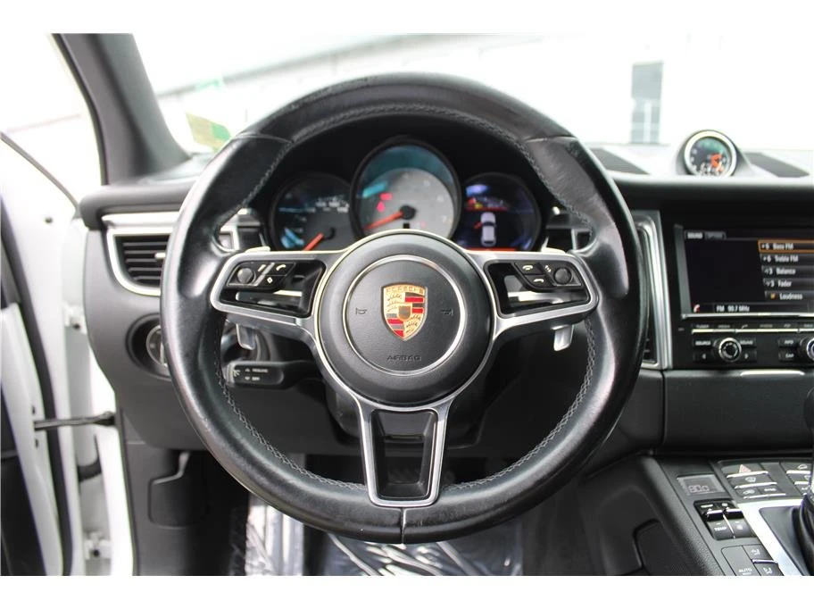 2015 Porsche Macan - Image 17 of 20