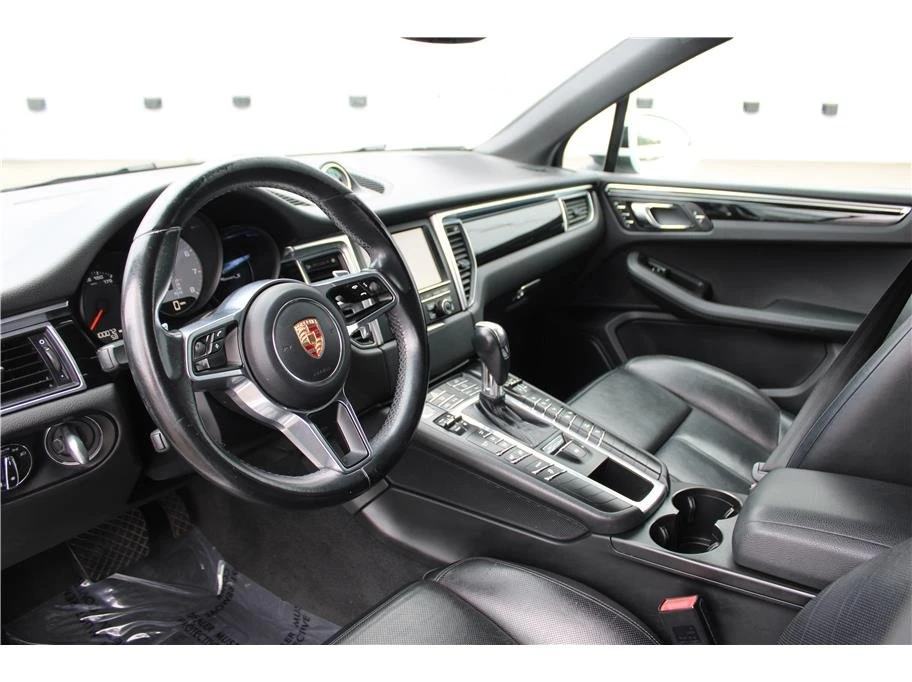 2015 Porsche Macan - Image 9 of 20