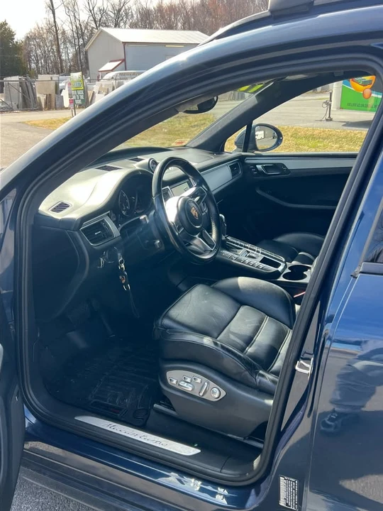 2015 Porsche Macan - Image 9 of 18